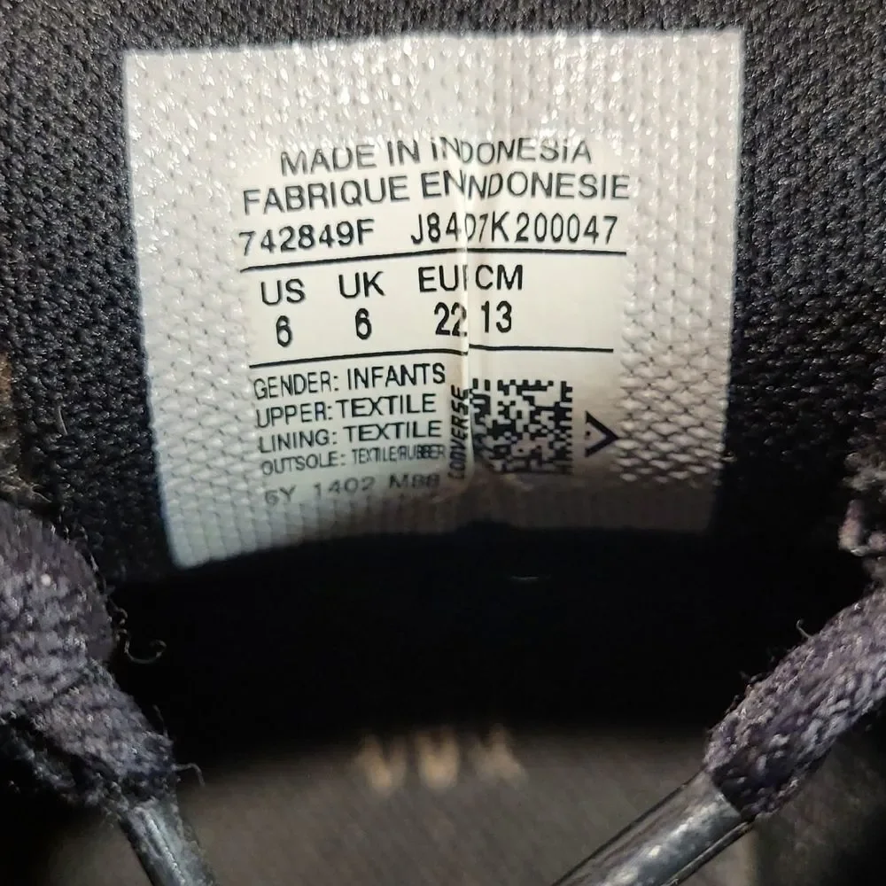 Converse Kids Black Chuck Taylor All Star Axel Mid- Size 6/13 cm